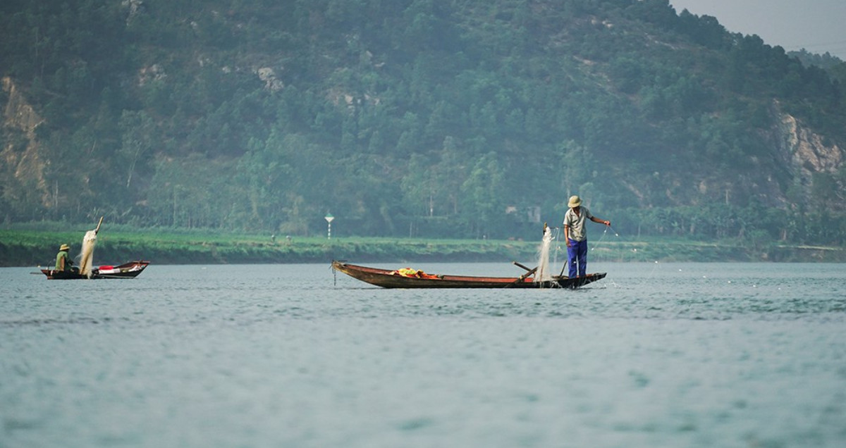 Sông mười ba tuổi