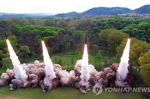 Triều Tiên phóng một loạt tên lửa ra vùng biển phía Đông