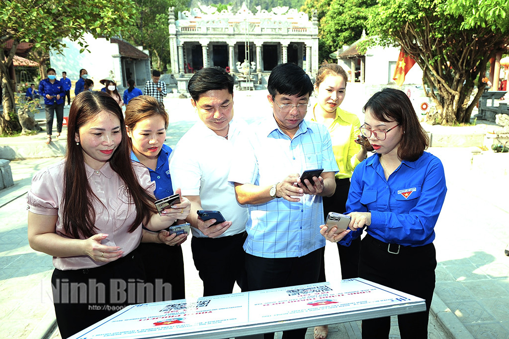 Tuổi trẻ Ninh Bình tích cực tham gia số hóa di tích lịch sử văn hóa