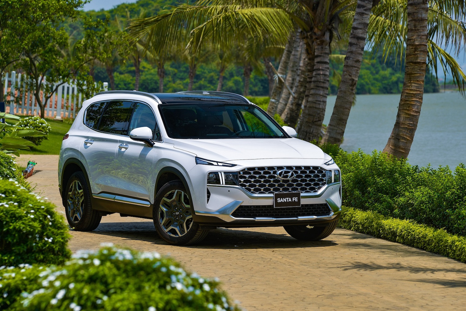 Hyundai santa fe.jpeg