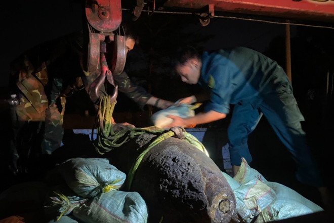 Phát hiện quả bom dài 1,2m ở huyện Bình Chánh, TPHCM