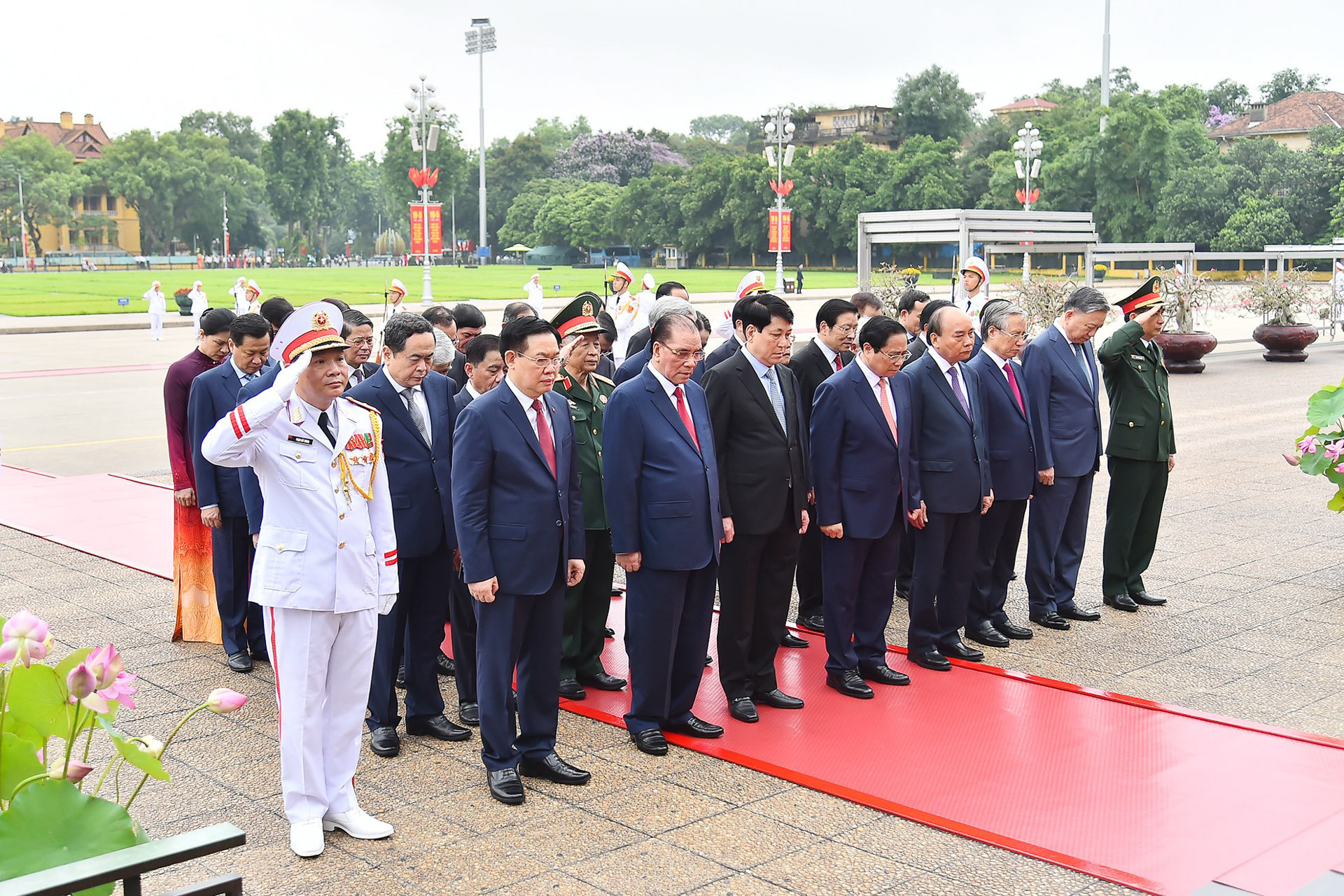 Lãnh đạo Đảng, Nhà nước viếng Chủ tịch Hồ Chí Minh