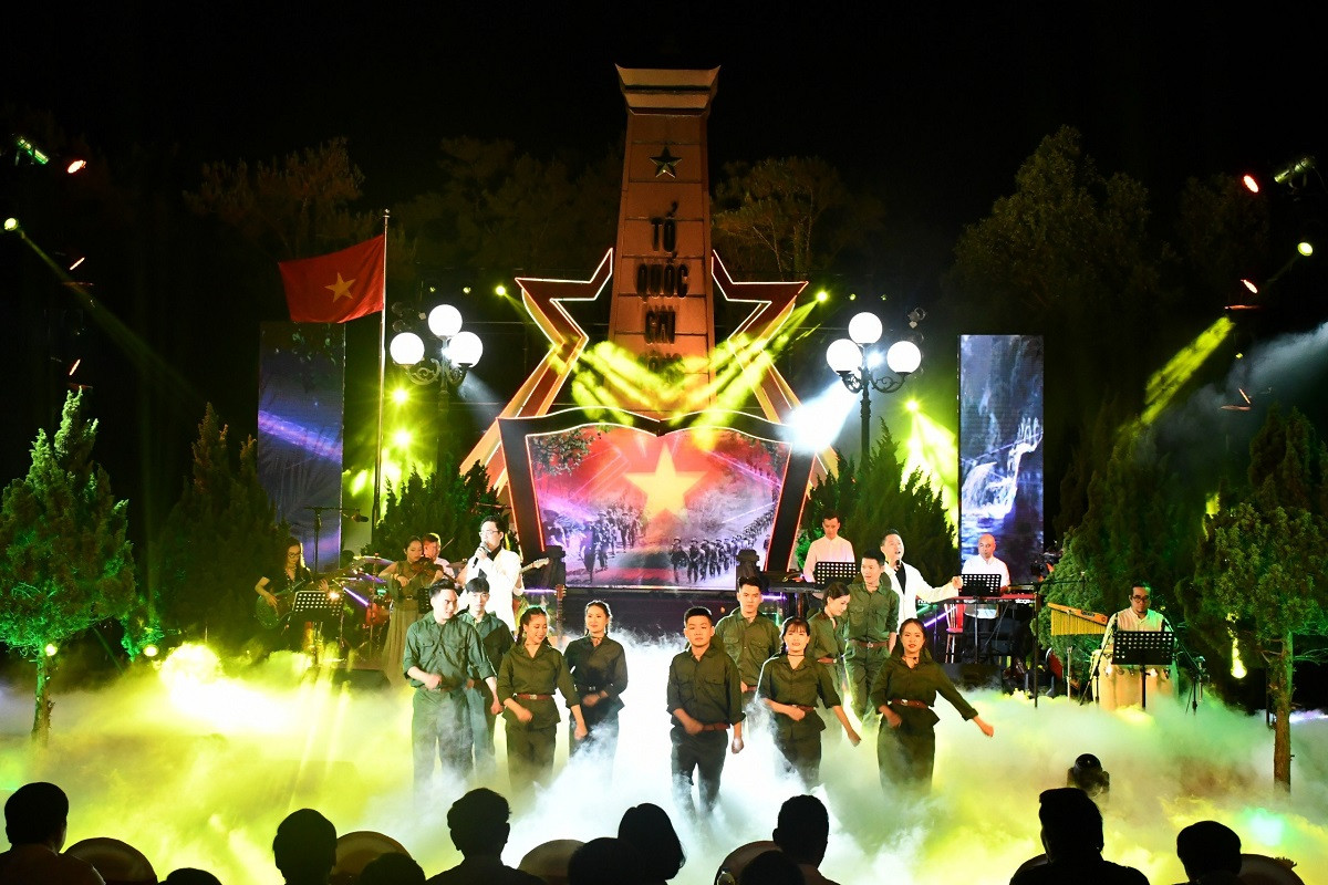 Một tiết mục nghệ thuật biểu diễn tại chương trình.