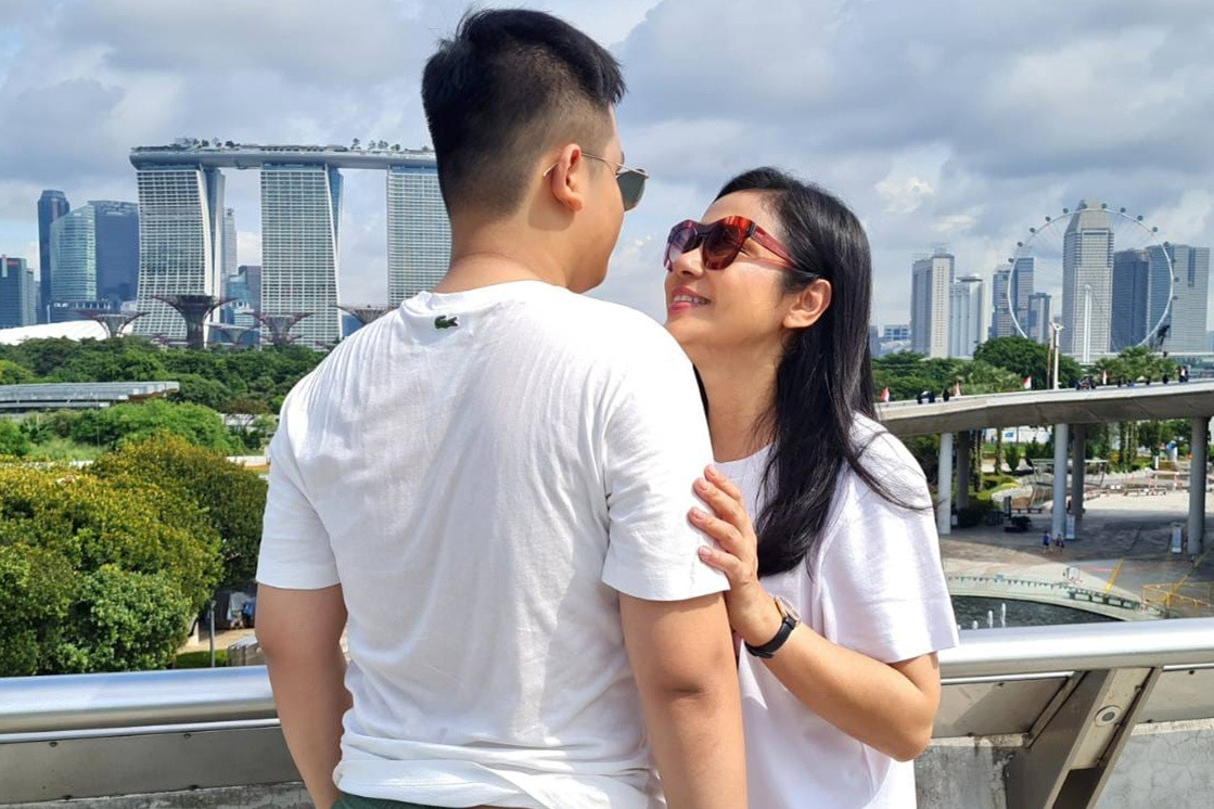 Việt Trinh gây tranh cãi khi bàn về 'ôm hôn con trai tuổi thiếu niên'