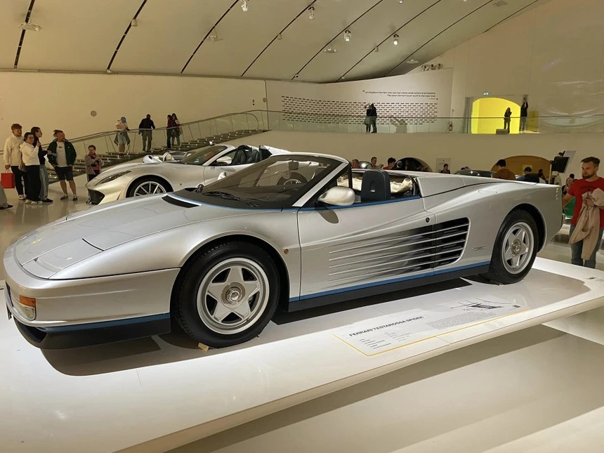 ferrari, trien lam, sieu xe, trung bay, bao tang, Museo Enzo Ferrari Modena, sf90, monza sp1, daytona sp3, 488 spider, 812 gts, 812 competizione, f12tdf, portofino, 360 barchetta anh 11