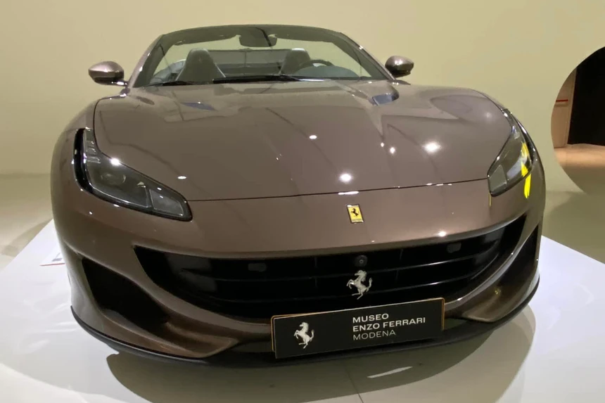 ferrari, trien lam, sieu xe, trung bay, bao tang, Museo Enzo Ferrari Modena, sf90, monza sp1, daytona sp3, 488 spider, 812 gts, 812 competizione, f12tdf, portofino, 360 barchetta anh 10