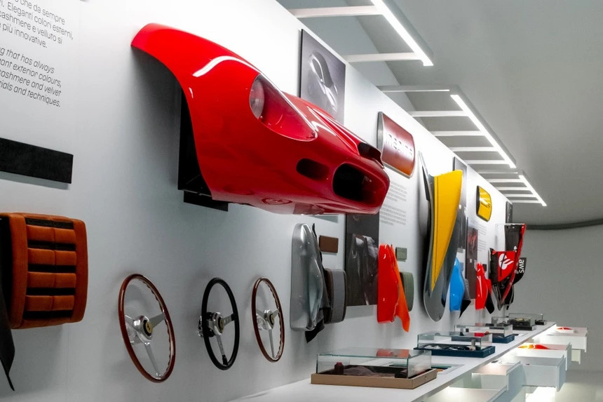 ferrari, trien lam, sieu xe, trung bay, bao tang, Museo Enzo Ferrari Modena, sf90, monza sp1, daytona sp3, 488 spider, 812 gts, 812 competizione, f12tdf, portofino, 360 barchetta anh 21