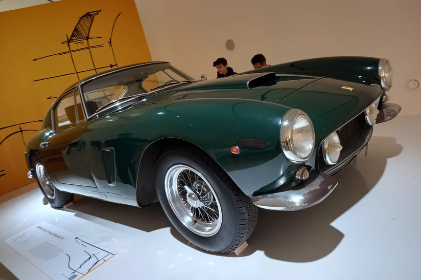 ferrari, trien lam, sieu xe, trung bay, bao tang, Museo Enzo Ferrari Modena, sf90, monza sp1, daytona sp3, 488 spider, 812 gts, 812 competizione, f12tdf, portofino, 360 barchetta anh 19
