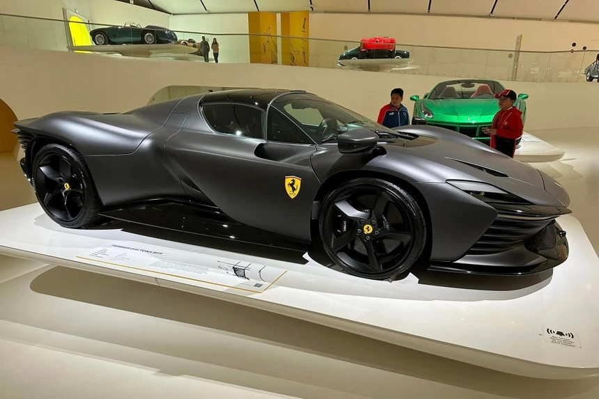 ferrari,  trien lam,  sieu xe,  trung bay,  bao tang,  Museo Enzo Ferrari Modena,  sf90,  monza sp1,  daytona sp3,  488 spider,  812 gts,  812 competizione,  f12tdf,  portofino,  360 barchetta anh 5