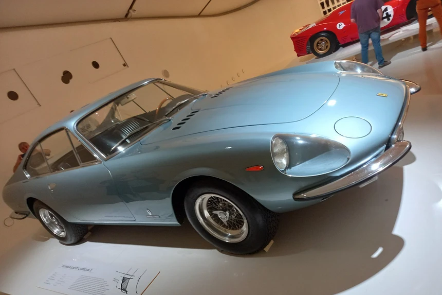 ferrari, trien lam, sieu xe, trung bay, bao tang, Museo Enzo Ferrari Modena, sf90, monza sp1, daytona sp3, 488 spider, 812 gts, 812 competizione, f12tdf, portofino, 360 barchetta anh 20