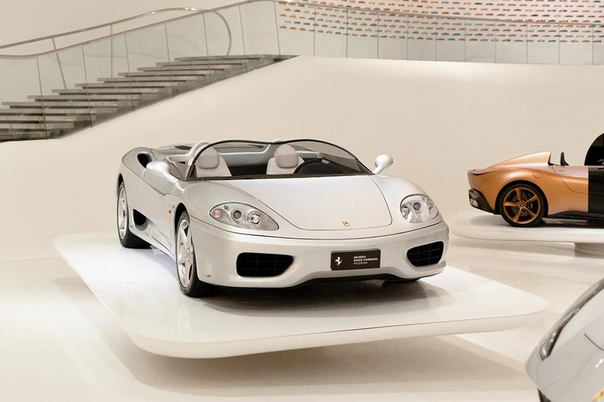 ferrari, trien lam, sieu xe, trung bay, bao tang, Museo Enzo Ferrari Modena, sf90, monza sp1, daytona sp3, 488 spider, 812 gts, 812 competizione, f12tdf, portofino, 360 barchetta anh 13