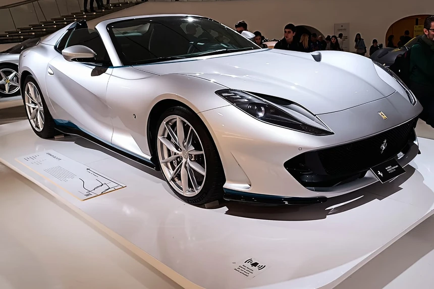 ferrari, trien lam, sieu xe, trung bay, bao tang, Museo Enzo Ferrari Modena, sf90, monza sp1, daytona sp3, 488 spider, 812 gts, 812 competizione, f12tdf, portofino, 360 barchetta anh 12