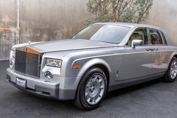 Rolls-Royce Phantom bán giá rẻ bèo lộ hóa đơn sửa chữa đắt hơn cả giá trị xe