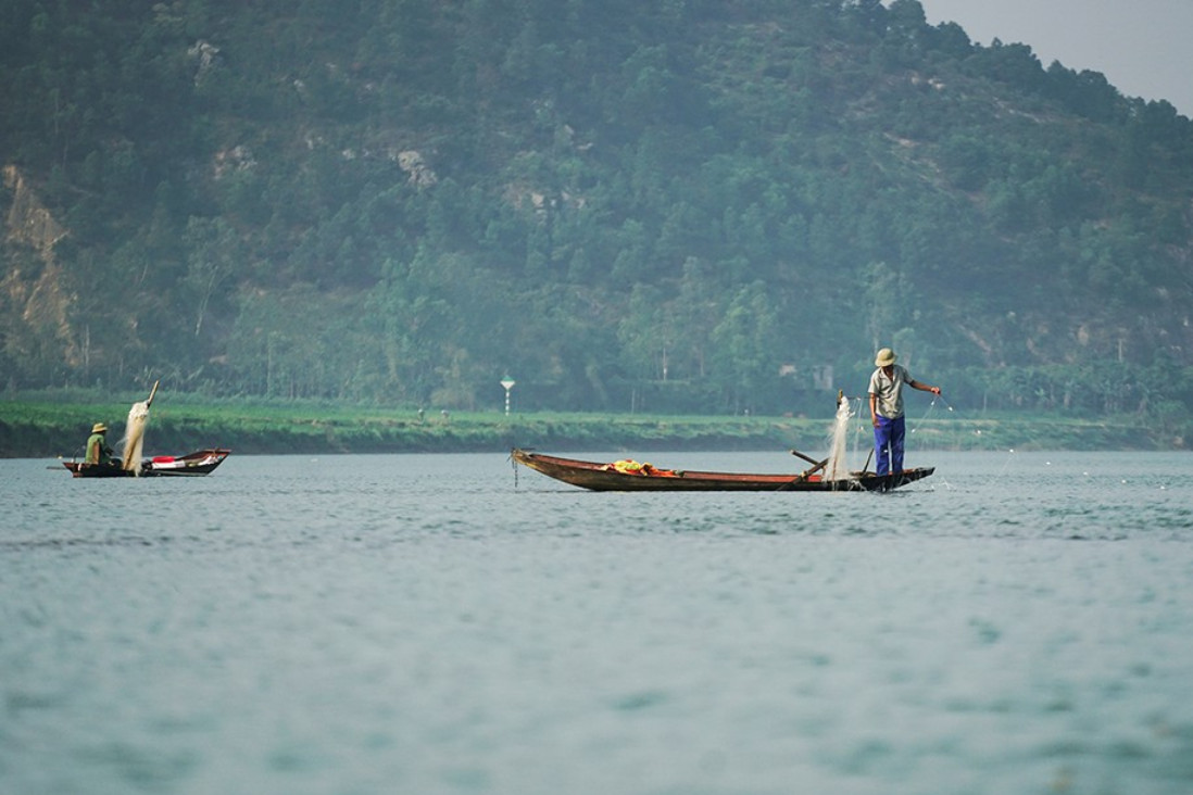 Sông mười ba tuổi