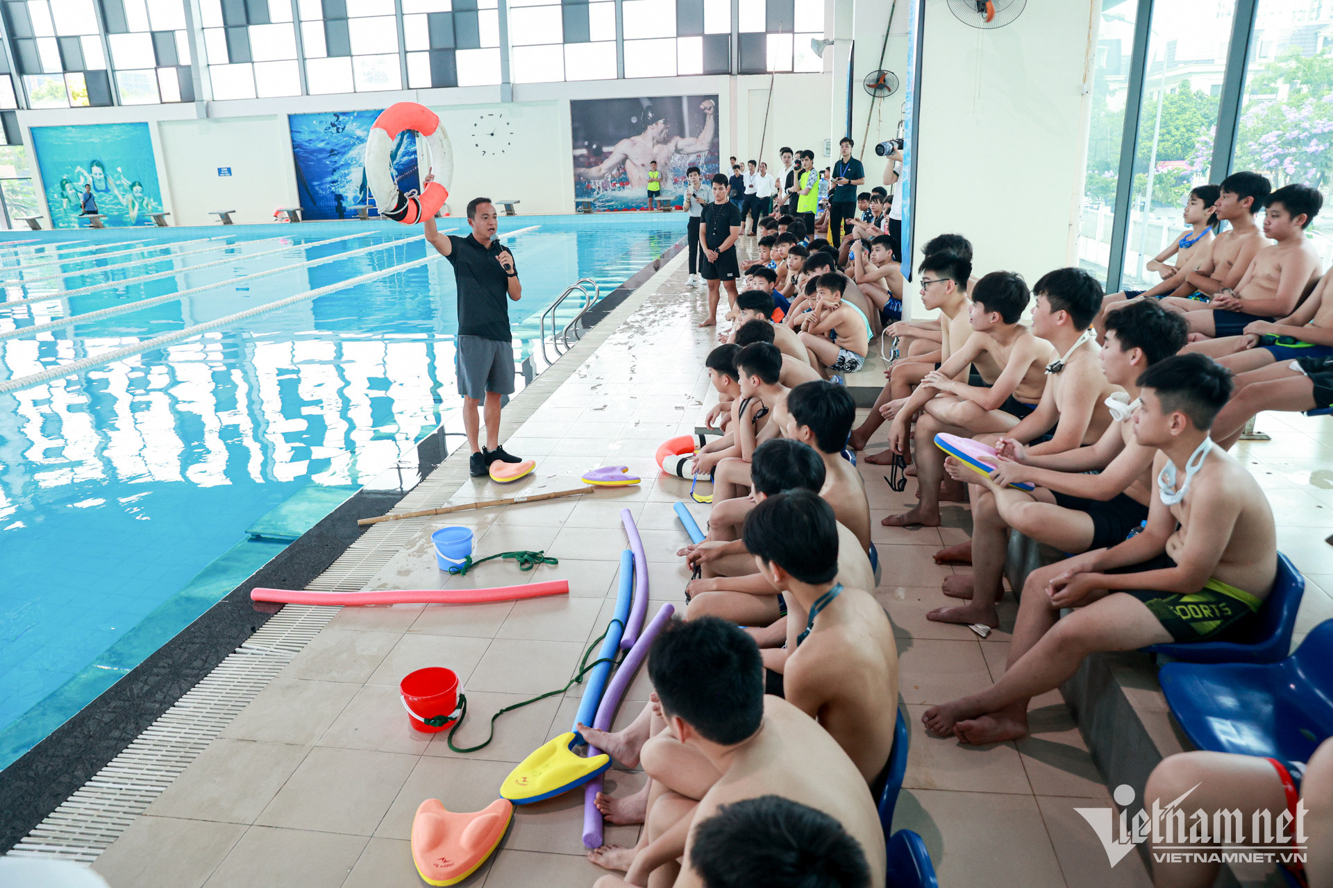 Phát động chiến dịch toàn dân tập luyện bơi phòng, chống đuối nước cho trẻ em tại Hà Nội