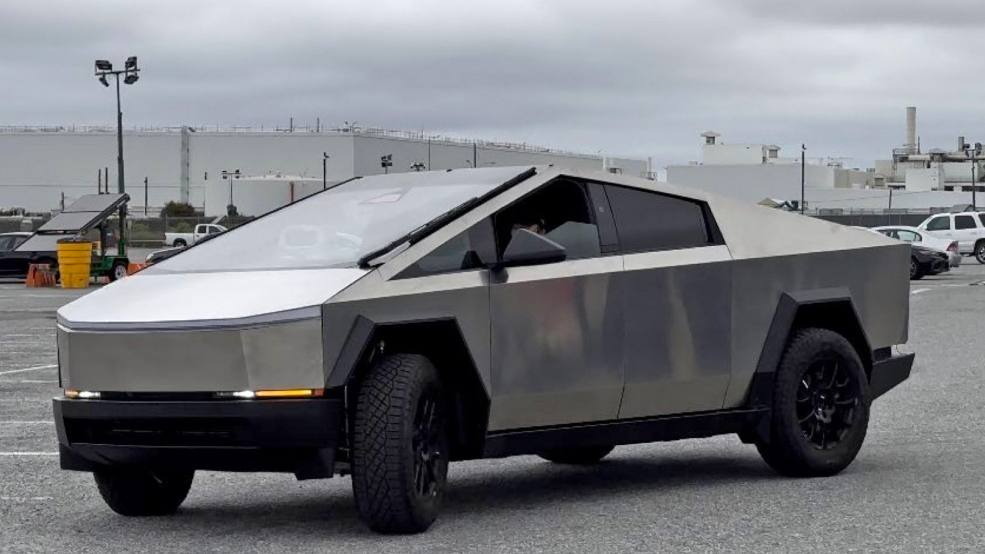 tesla cybertruck 1.jpeg