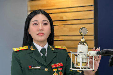 Thượng tá, NSƯT Hương Giang kể kỷ niệm với ca khúc 'Lời Bác dặn trước lúc đi xa'