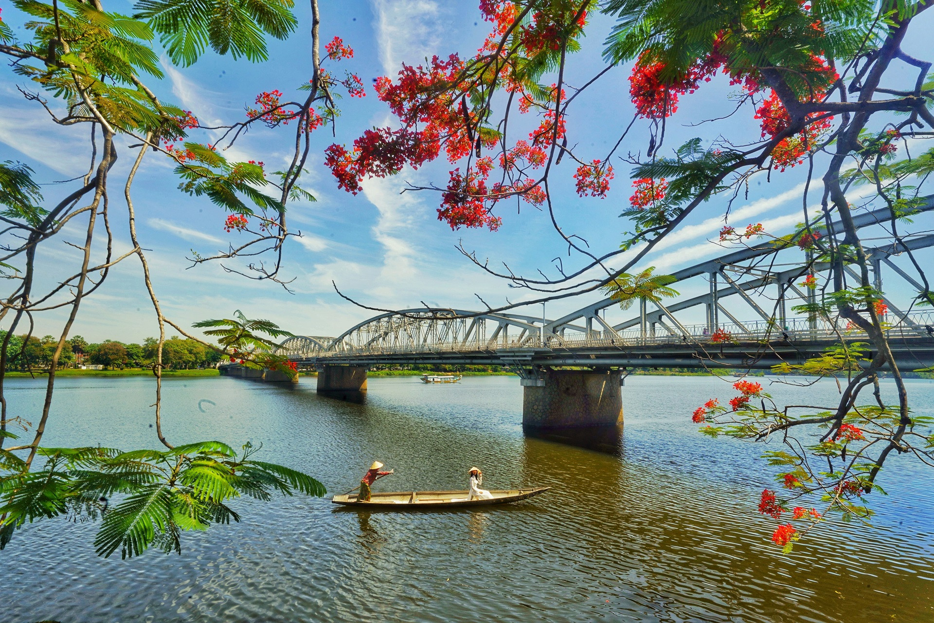 Ánh sáng trên dòng Linh Giang