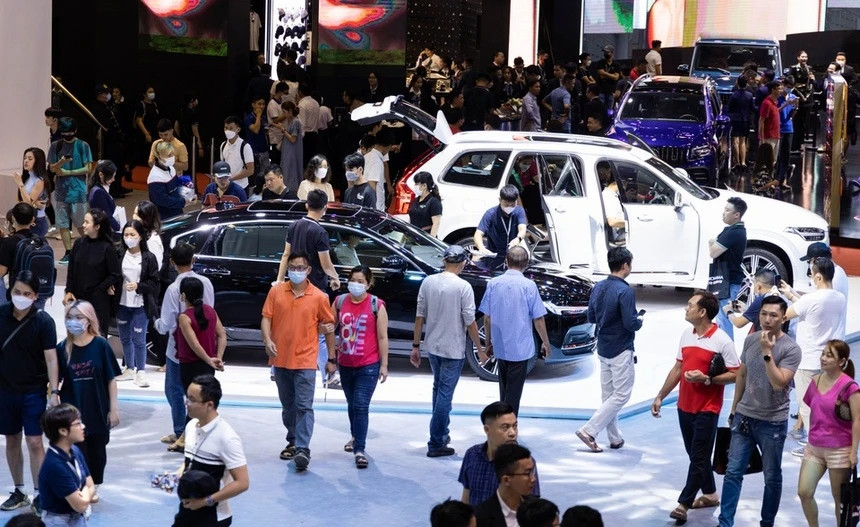 giam phi truoc ba anh 2