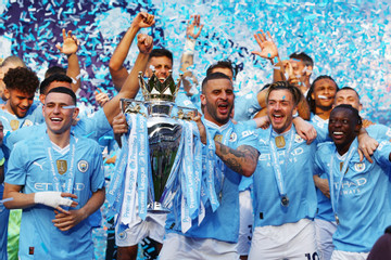 Lễ ăn mừng vô địch hoành tráng của Man City