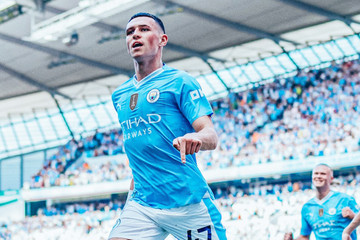 Man City vô địch Ngoại hạng Anh lần thứ 4 liên tiếp