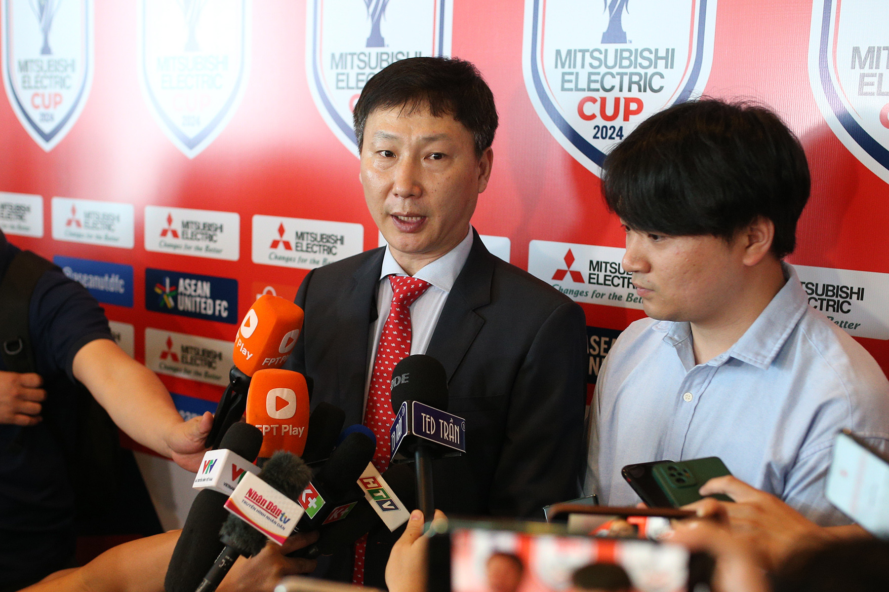 HLV Kim Sang Sik: Tuyển Việt Nam sẽ vào chung kết AFF Cup 2024