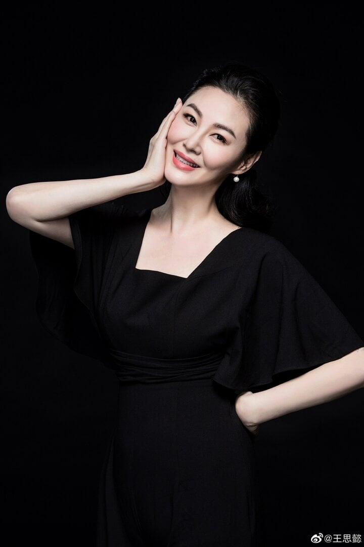 Sau khi ly hôn, Vương Tư Ý hiện vẫn độc thân.