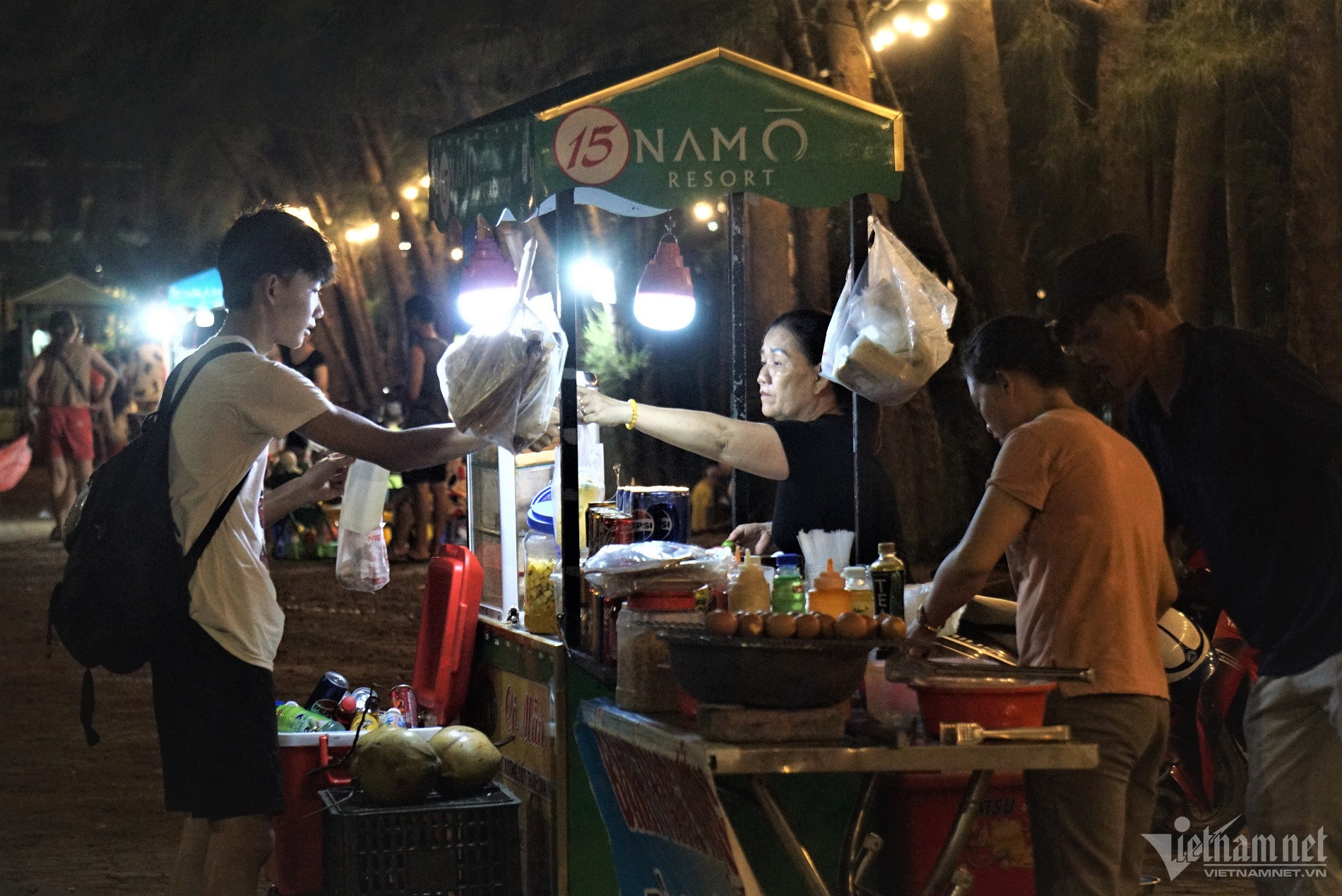 W-phố ăn vặt1.jpg