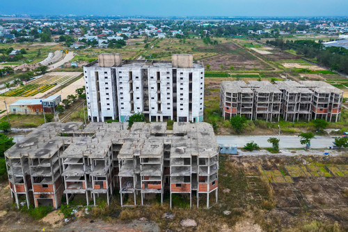 Dự án hơn 1.000 căn hộ cho người thu nhập thấp bị bỏ hoang cả thập kỷ