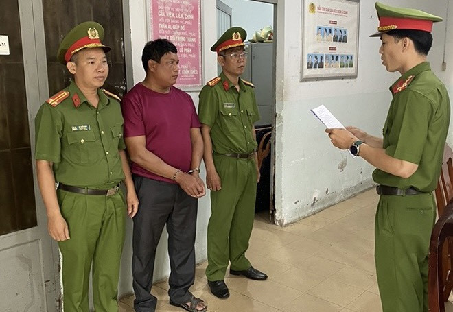 dùng thủ đoạn mượn tiền đáo hạn ngân hàng rồi bùng nợ.jpg