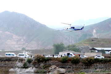 Quan chức Iran hé lộ tình tiết mới vụ rơi trực thăng chở Tổng thống Raisi