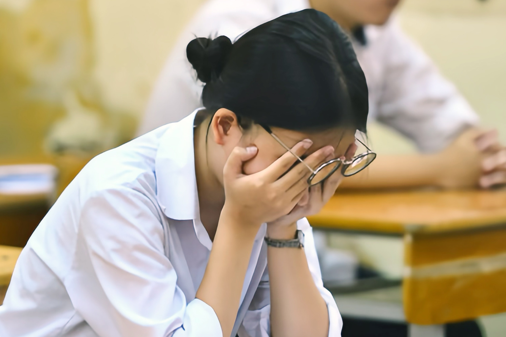 Tờ giấy ngoài cửa phòng thay đổi cuộc đời nữ sinh trượt lớp 10 ở Hà Nội