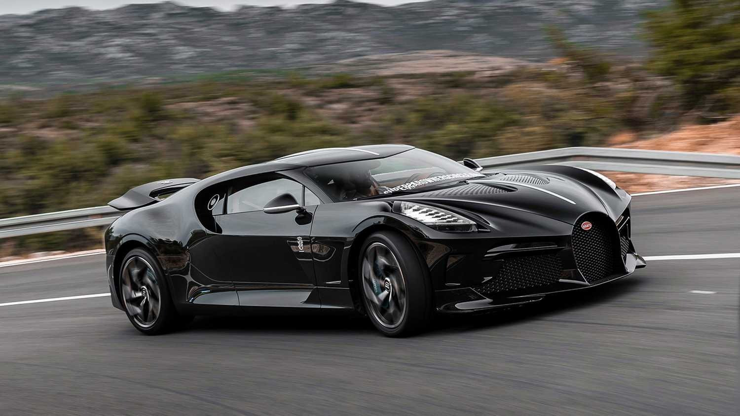 2 bugatti la voiture noire.jpeg