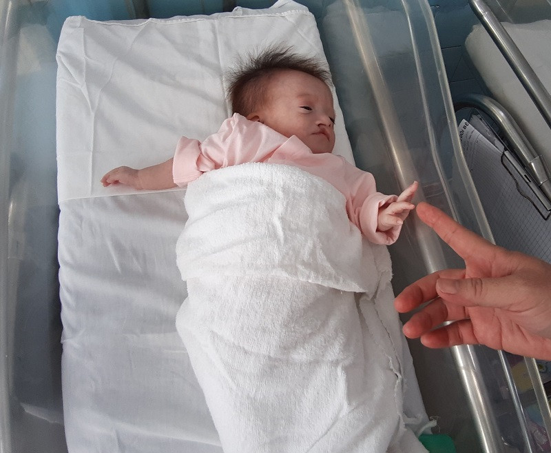 5 bé bị bỏ rơi (3).jpg