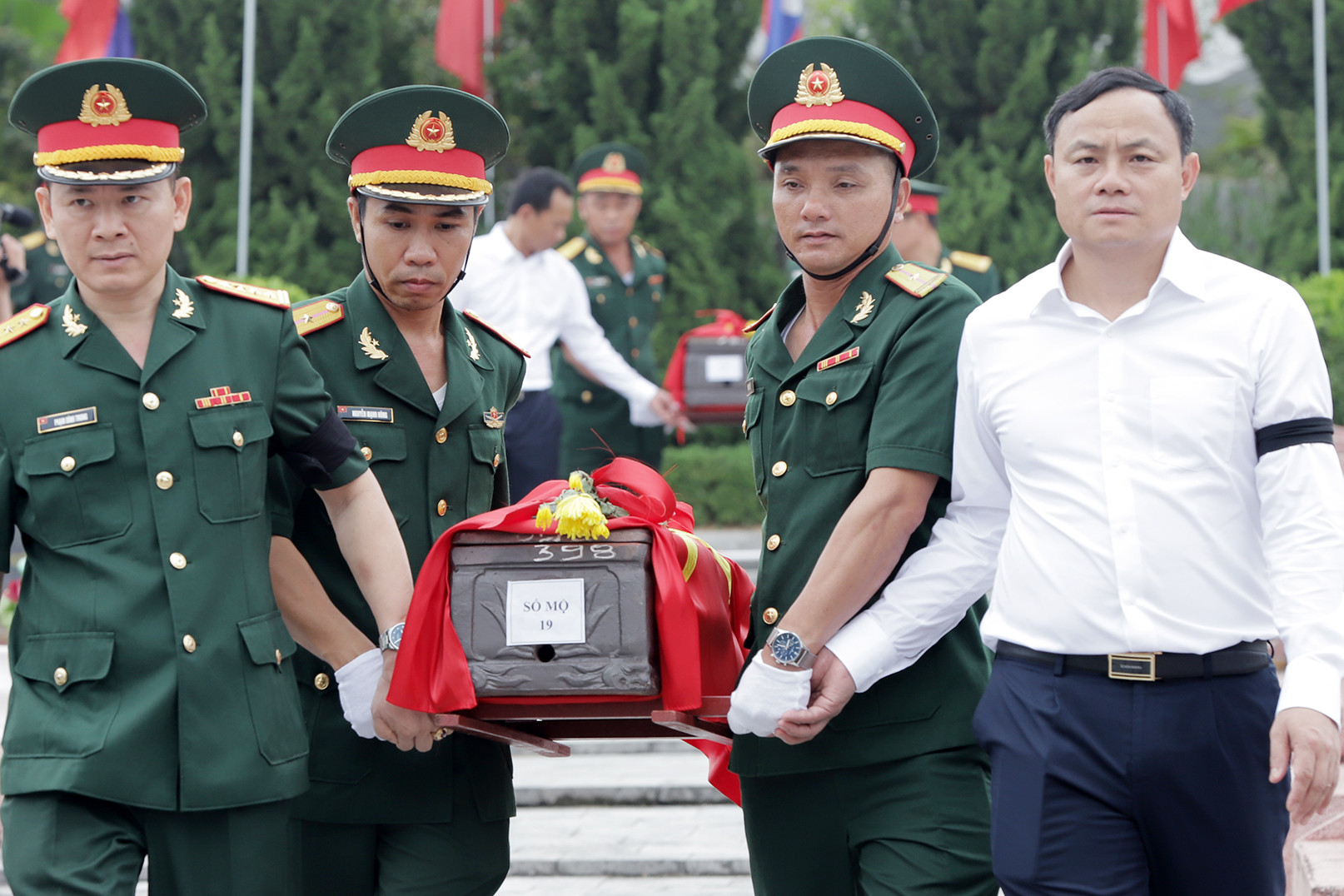 An táng 87 hài cốt liệt sĩ quân tình nguyện Việt Nam hy sinh tại Lào