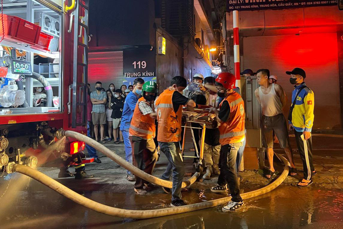 Cháy nhà trọ ở Hà Nội, 14 người chết