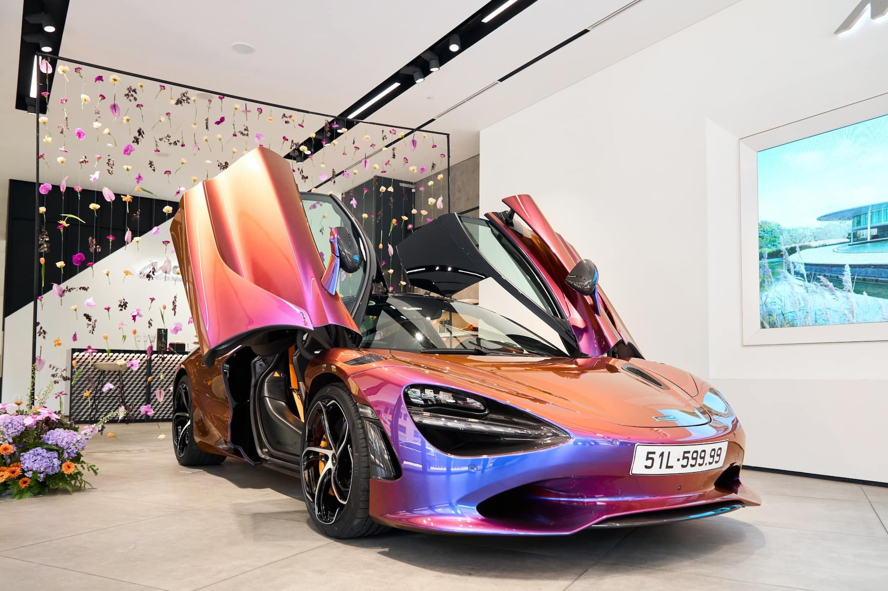 mclaren 750s dau tien ra bien so 3.jpeg