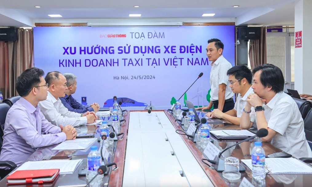 quang cảnh toạ đàm