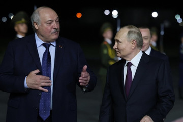 Tổng thống Putin tới Belarus thảo luận về tập trận hạt nhân