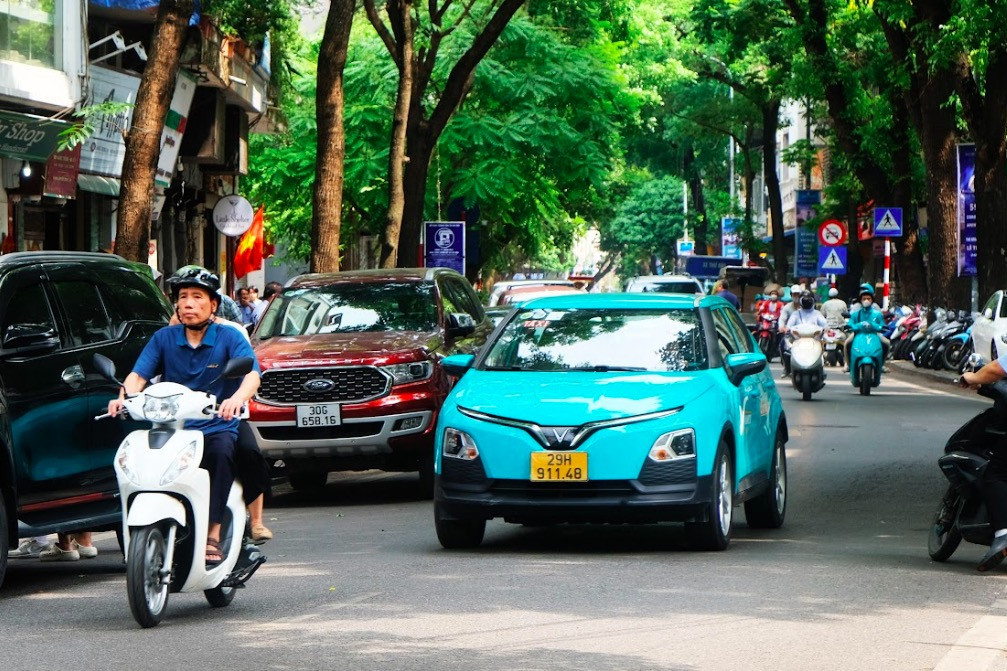 Việt Nam có 30 ngàn xe taxi điện sau 2 năm, điều gì đang diễn ra?