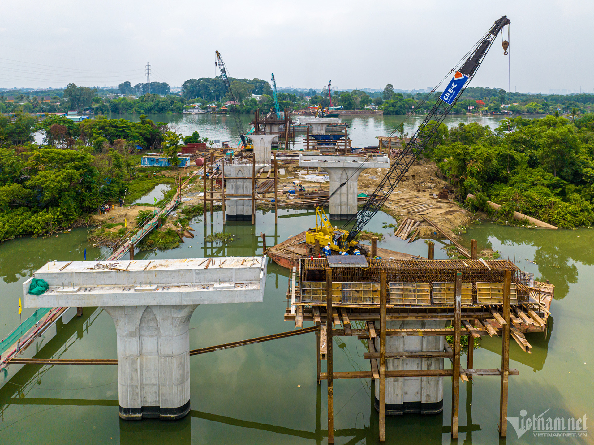 W-cầu Thống Nhất.jpg