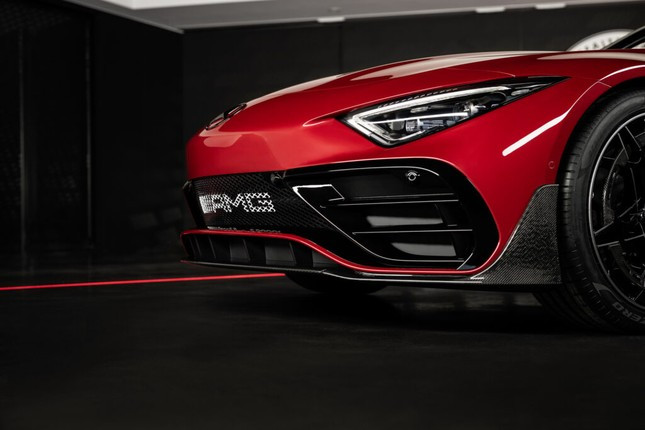 Chi&ecirc;m ngưỡng Mercedes-AMG PureSpeed ho&agrave;n to&agrave;n mới, giới hạn 250 chiếc ảnh 9