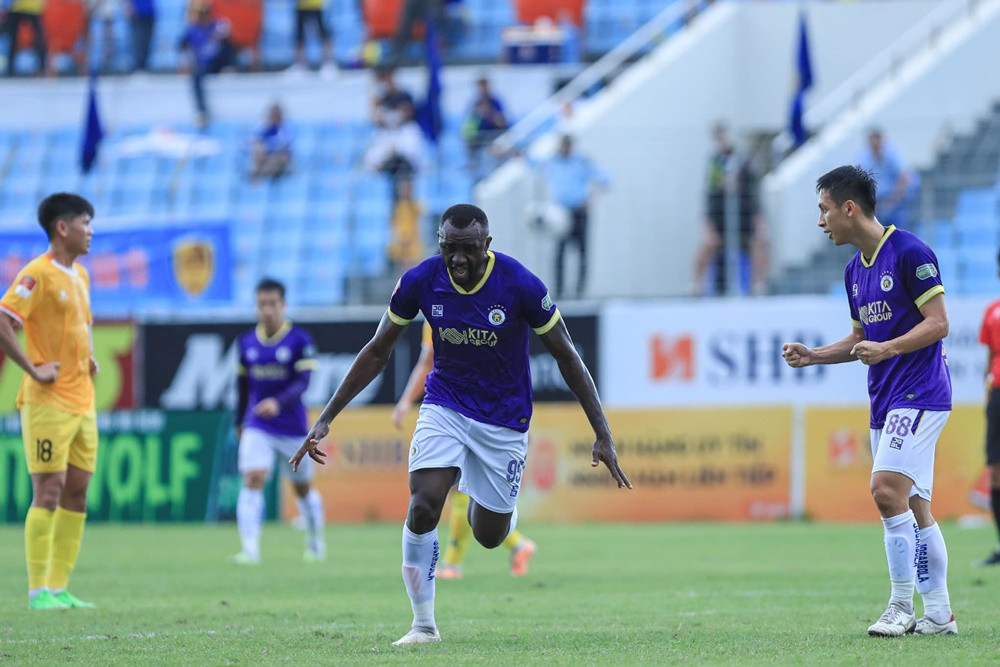 quang nam vs hanoi 7.jpg