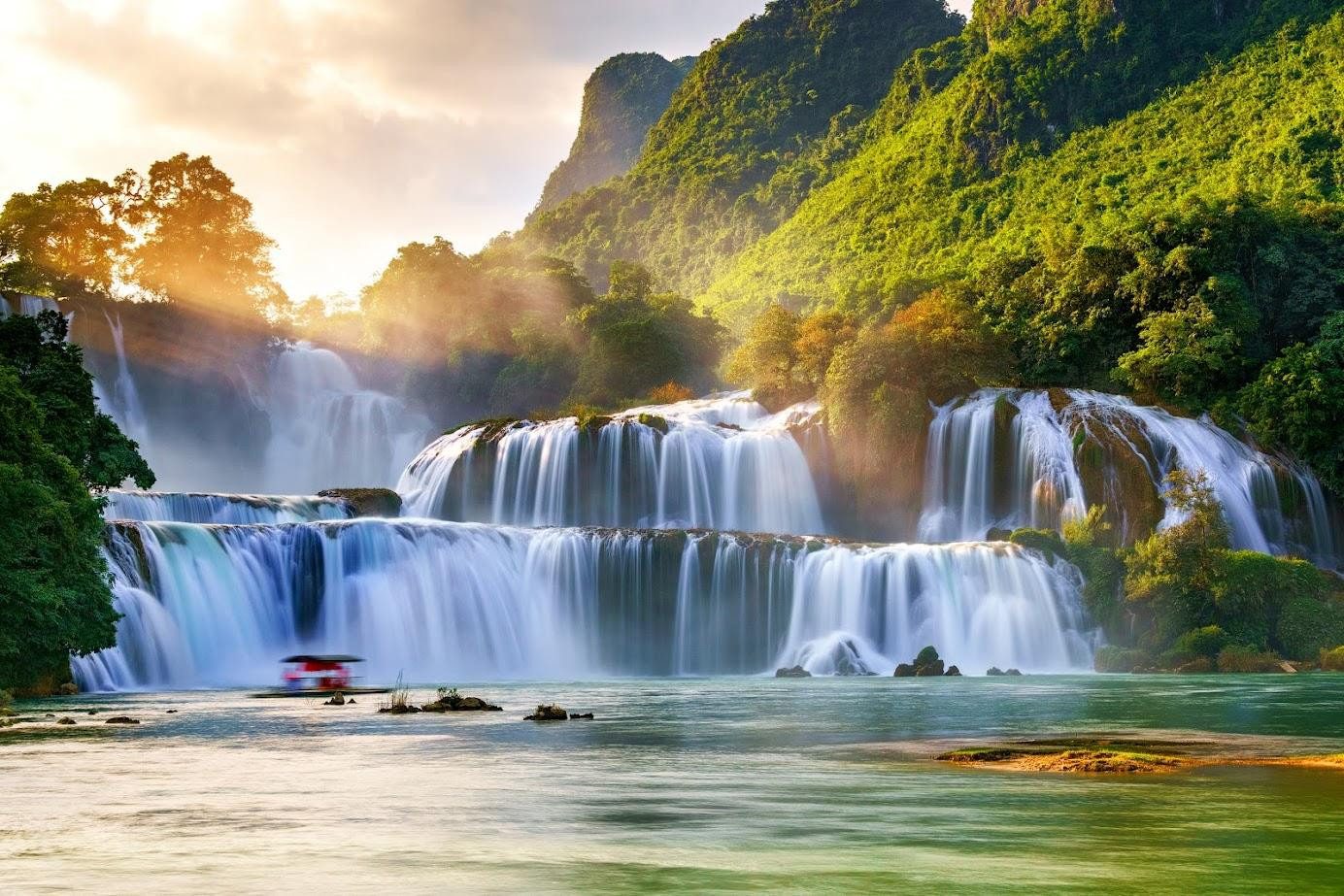 Ban Gioc Waterfall is revered as one of the most beautiful waterfalls ...