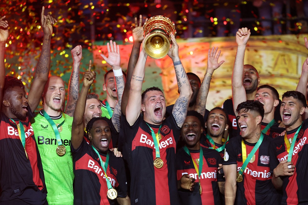 Bayer Leverkusen hoàn tất cú đúp danh hiệu ngoạn mục Kaiserslautern v Bayer Leverkusen 13.JPG