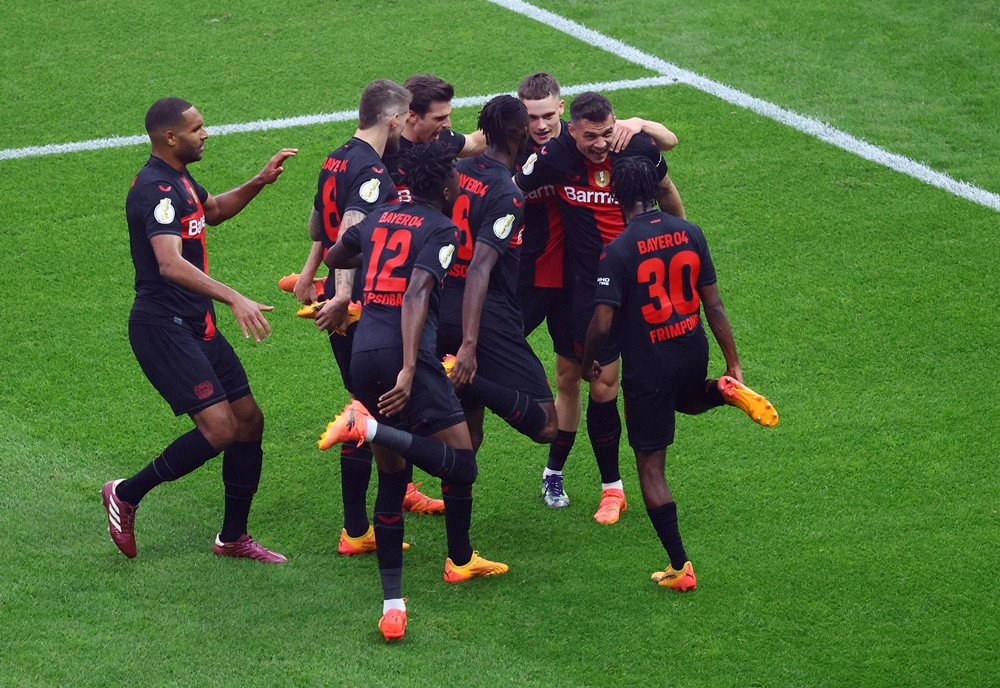 Bayer Leverkusen hoàn tất cú đúp danh hiệu ngoạn mục Kaiserslautern v Bayer Leverkusen 2.JPG