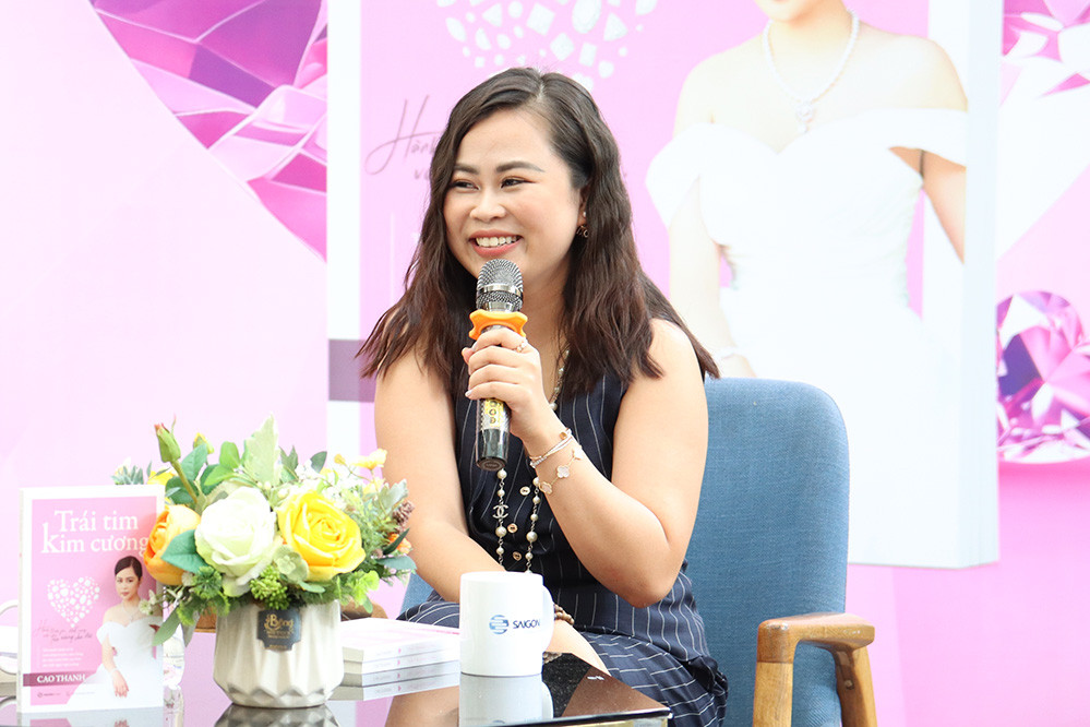 Nữ tác giả từng mắc bệnh trầm cảm và cuốn sách viết trong vòng 3 tháng