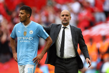 Pep Guardiola nhận lỗi thất bại của Man City trước MU