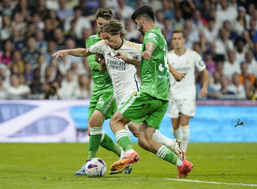 Real Madrid v Real Betis Toni Kroos 6.JPG