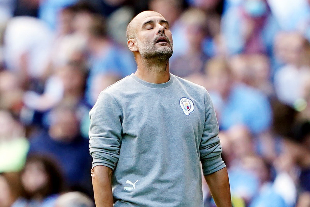 Pep Guardiola dọn đường chia tay Man City